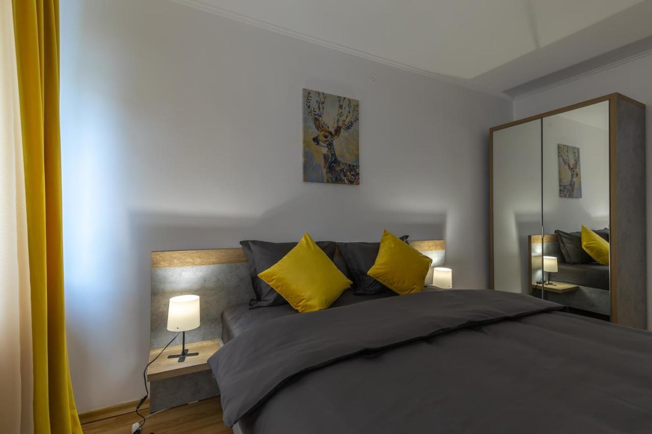 Luxury 2 Bedroom Holiday Apartment Питещ Екстериор снимка