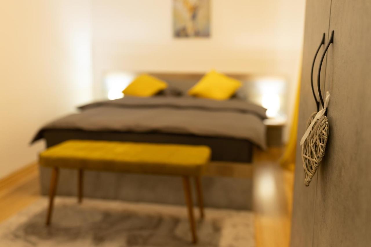 Luxury 2 Bedroom Holiday Apartment Питещ Екстериор снимка