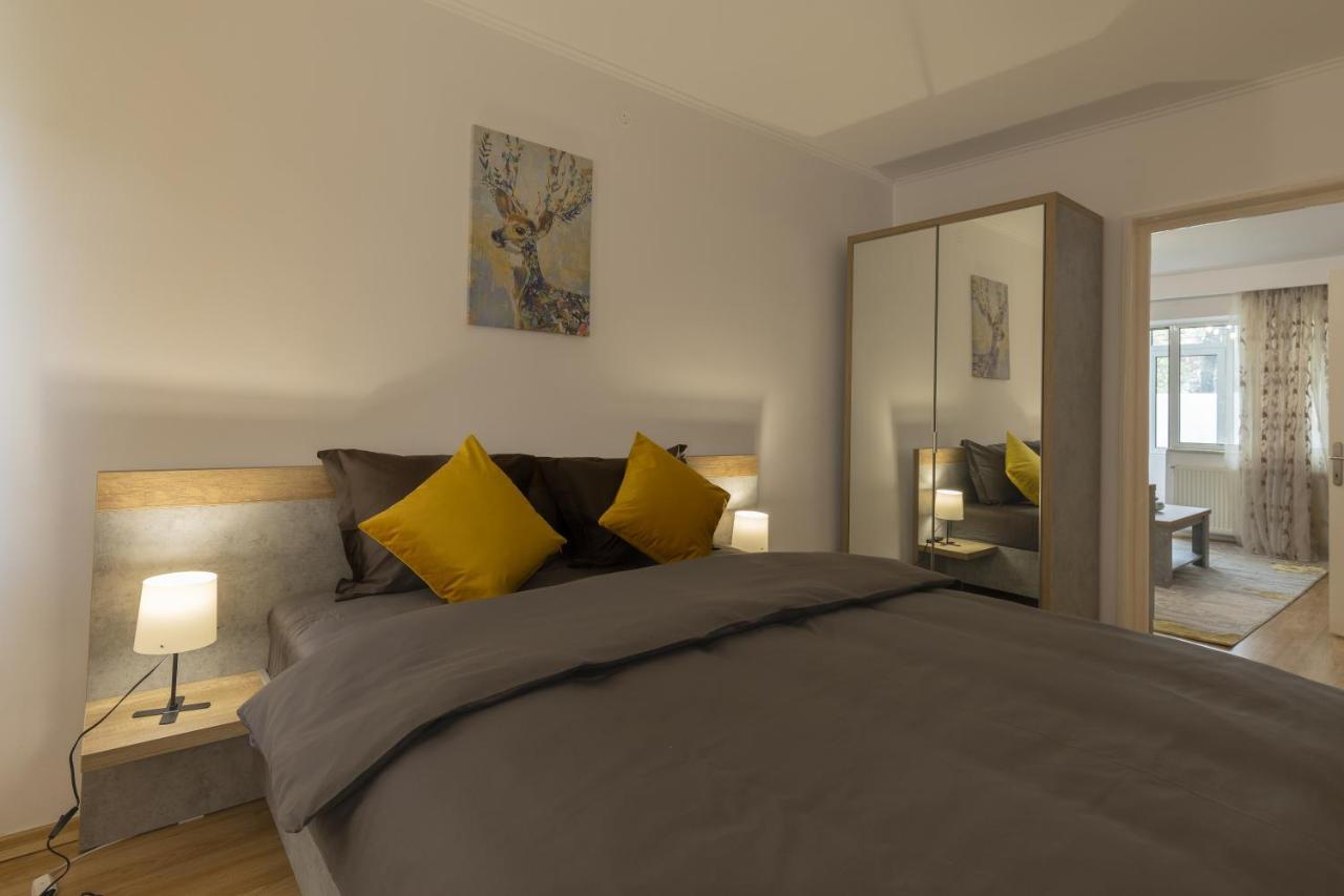 Luxury 2 Bedroom Holiday Apartment Питещ Екстериор снимка
