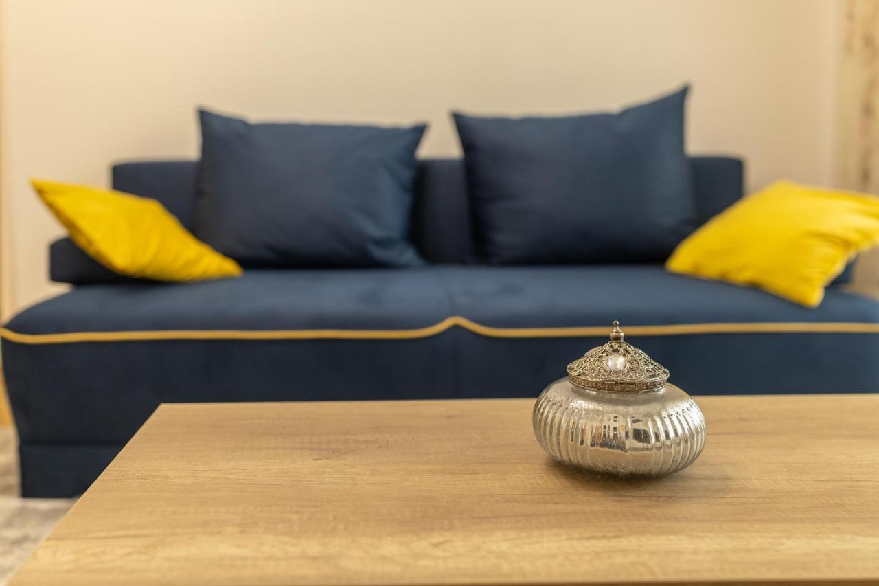 Luxury 2 Bedroom Holiday Apartment Питещ Екстериор снимка